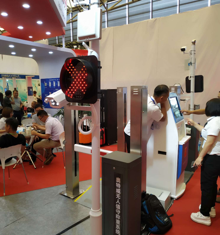 眾多國內知名衡器行業(yè)、企業(yè)及專業(yè)參展商們紛紛云集